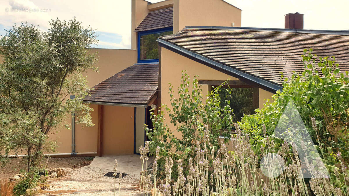 Maison à LES EYZIES-DE-TAYAC-SIREUIL