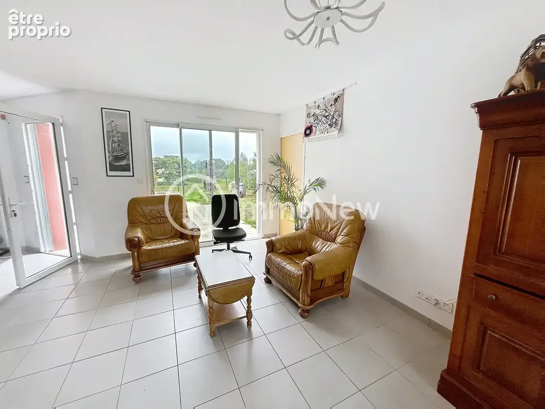 Maison de plain-pied   terrain 803 m2 - sartilly 50530 - photo 2