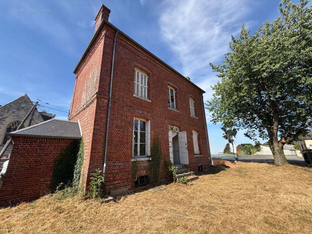 Maison de Maître de 1901 à rénover – Charme, authenticité et potentiel – À 8 min de la gare de Bernay - photo 2