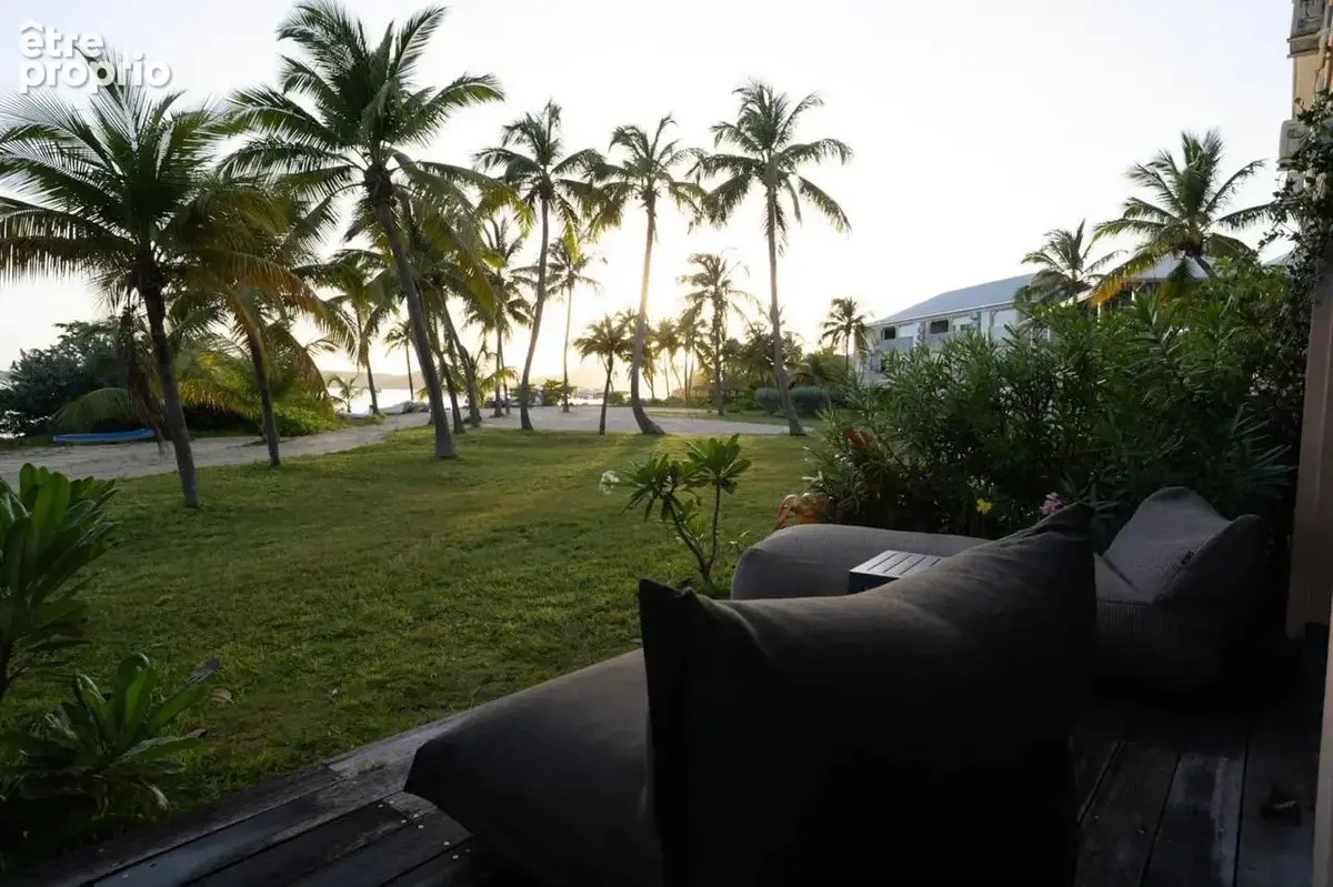 Un pied-à-terre d'exception ou un investissement performant au bord du lagon - photo 3