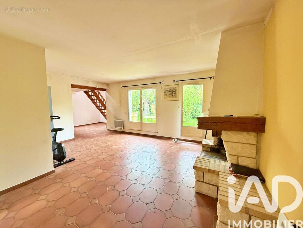 Photo 1 - Maison à MOISSY-CRAMAYEL