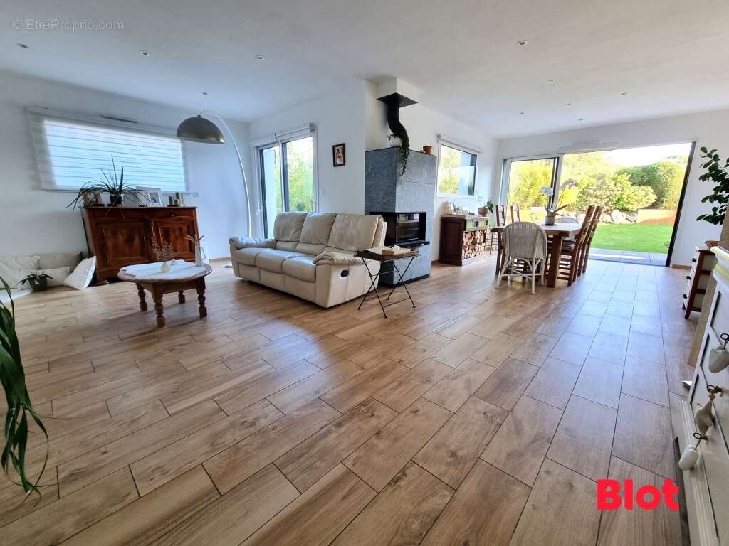 Maison à MELESSE