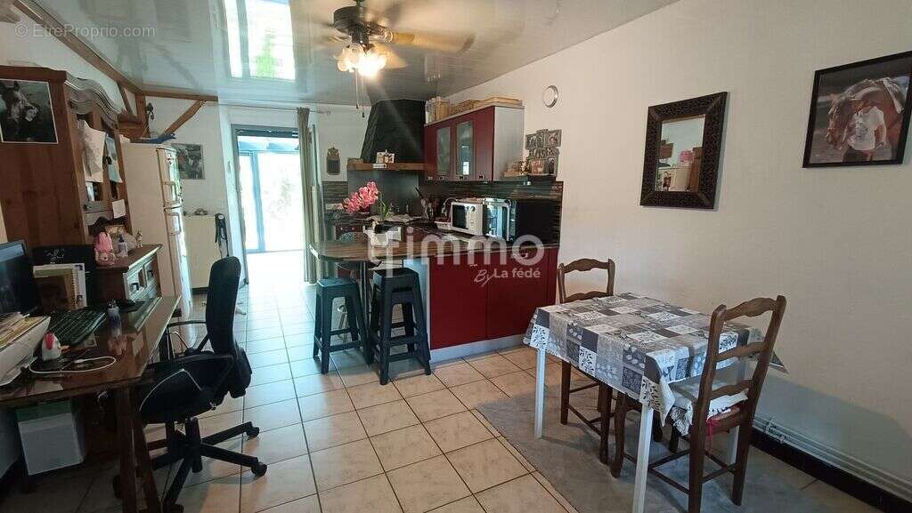 Maison avec dépendances donnant sur jardin bucolique – Proche Pr - photo 5