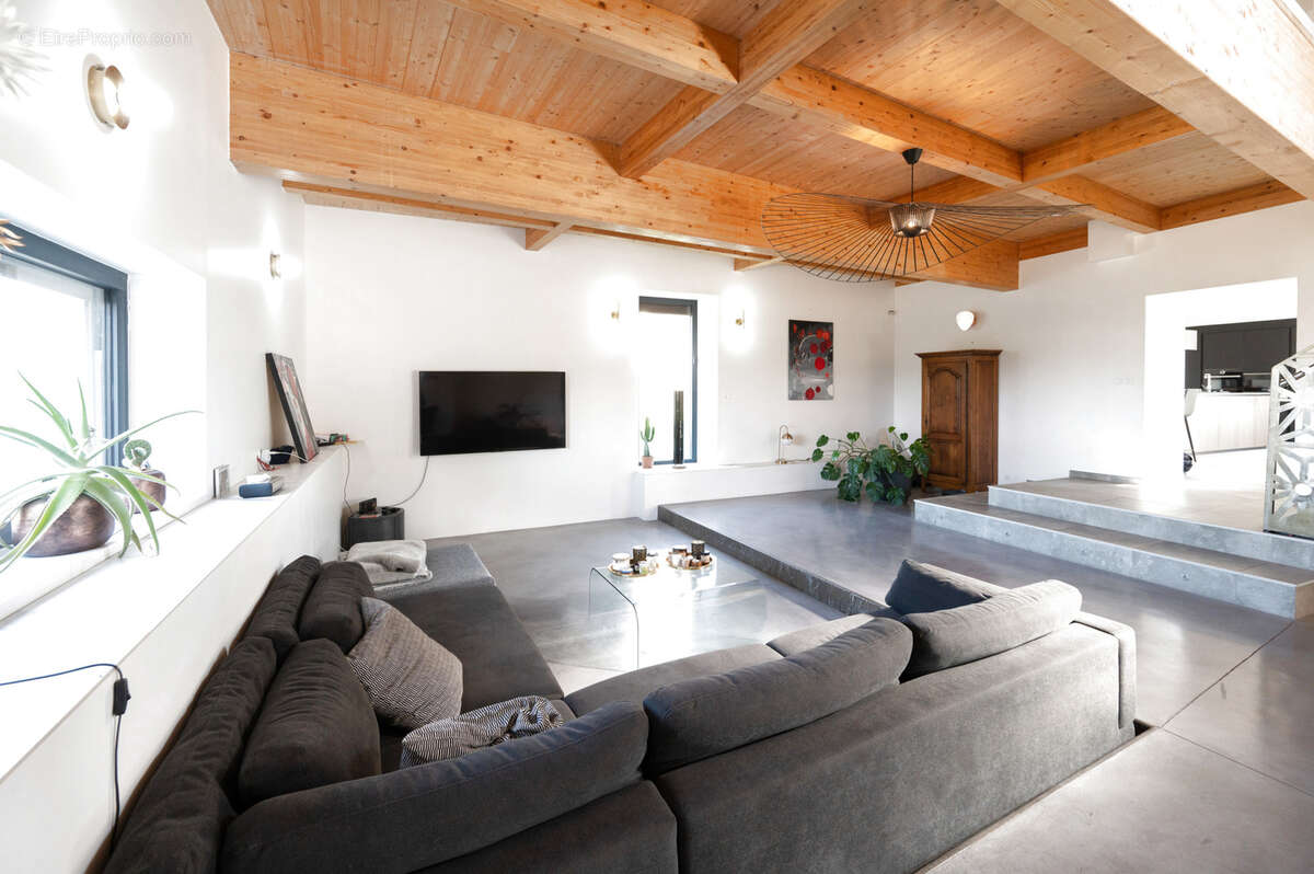 Maison à SAINT-BARDOUX