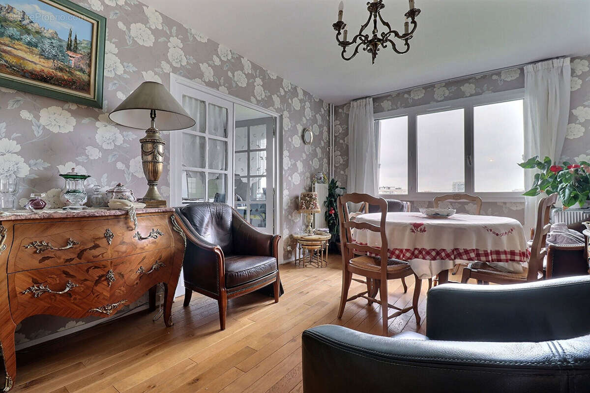 Appartement à COLOMBES