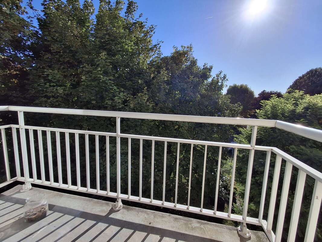 Appartement à FRESNES