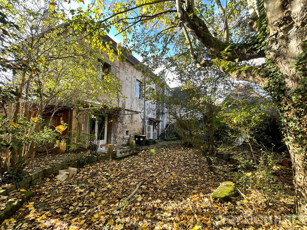 Maison à SAINT-AMAND-MONTROND