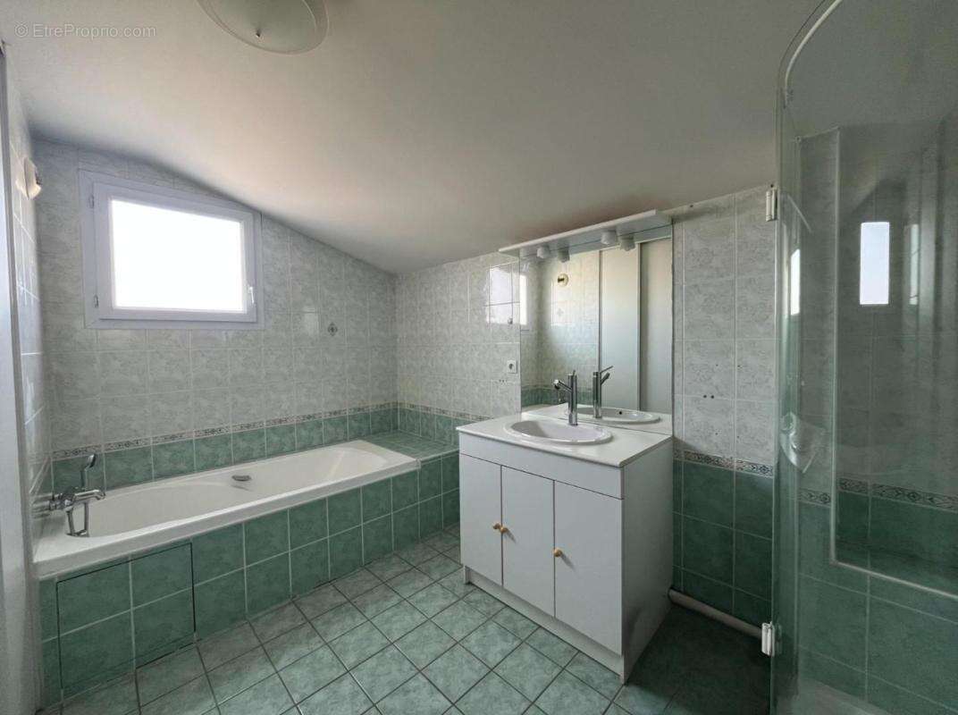 Appartement à SATHONAY-CAMP