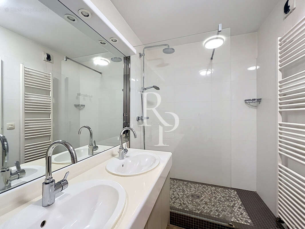Appartement à CRAPONNE