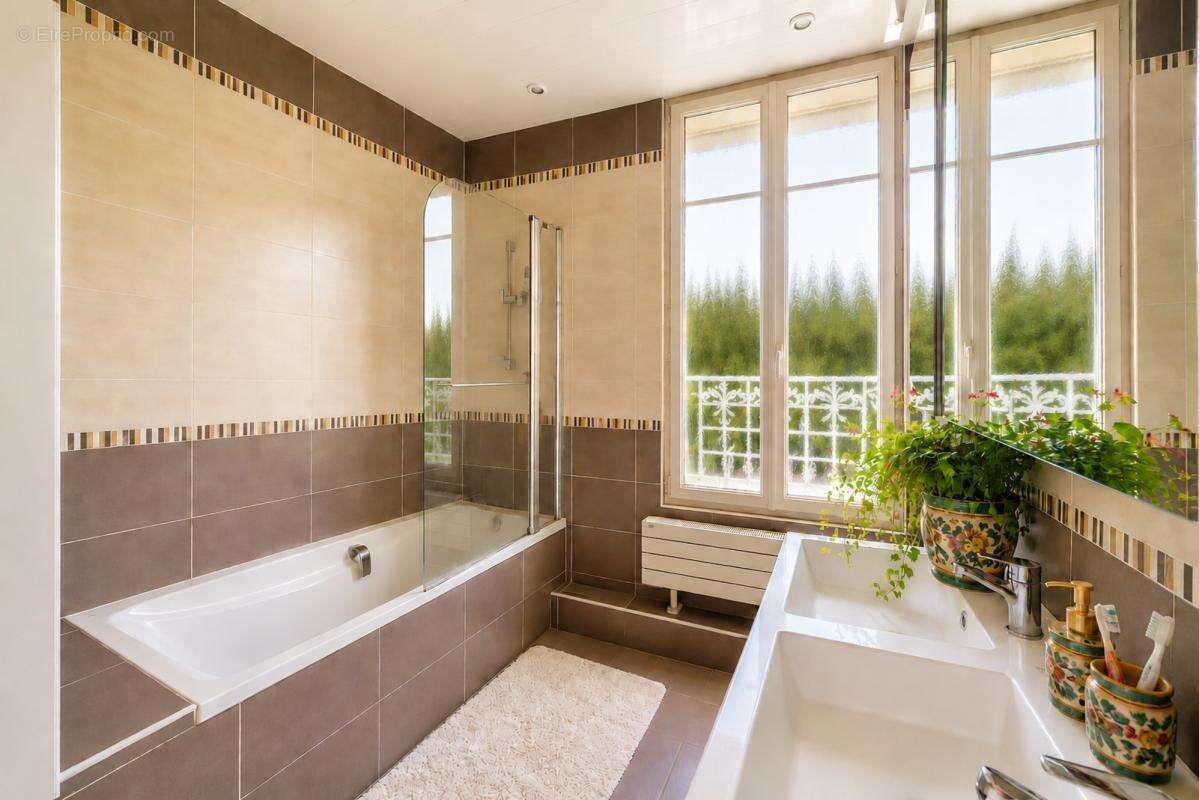 Maison 145 m² à Saint-Gratien  - photo 15