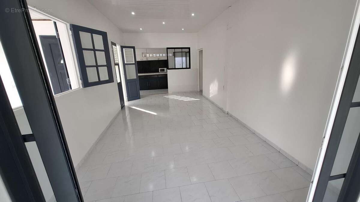 A VENDRE : maison (100 m²) à GOURBEYRE (97113) - photo 24