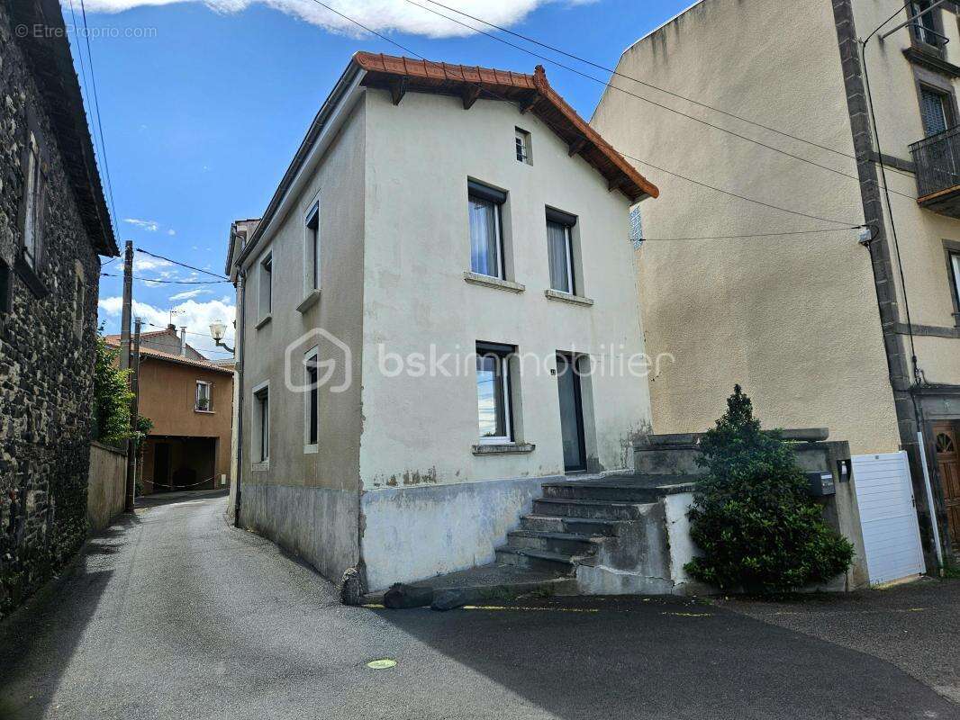 Maison à ROMAGNAT