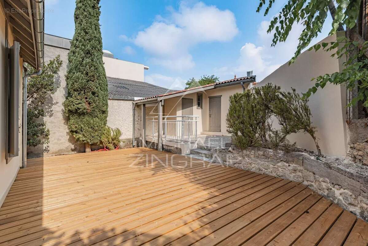 Arcachon Centre – L'élégance d'une authentique Arcachonnaise entièrement rénovée - photo 12