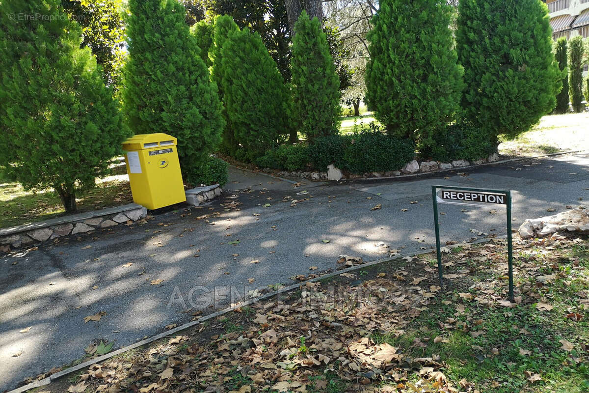 Parking à MANDELIEU-LA-NAPOULE
