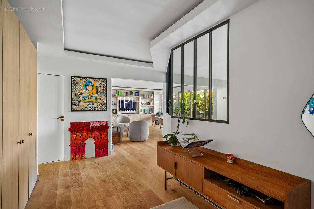 Appartement à NEUILLY-SUR-SEINE