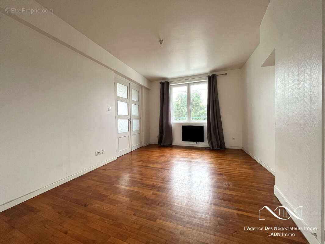 appartement : 1er étage - Appartement à BEAUGENCY