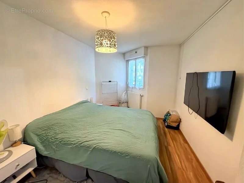 Appartement à CRUSEILLES