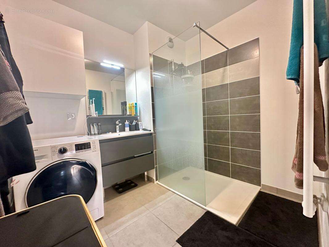 Exclusivité – Rare sur le secteur ! Magnifique appartement T3 de 2023, en état strictement récent, offrant un extérieur sans vis - photo 6