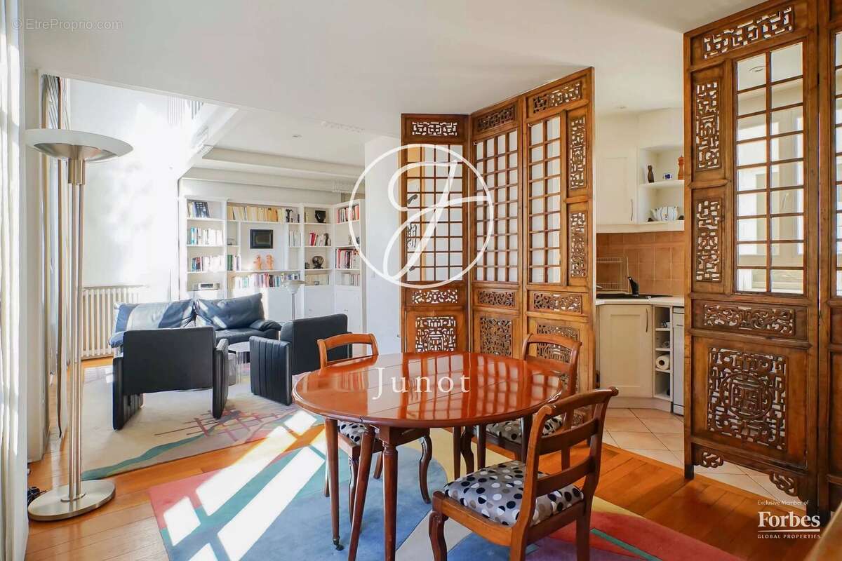 Appartement à PARIS-7E