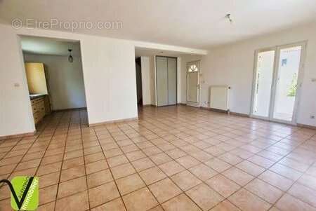 Maison - 117.6m ² - photo 4