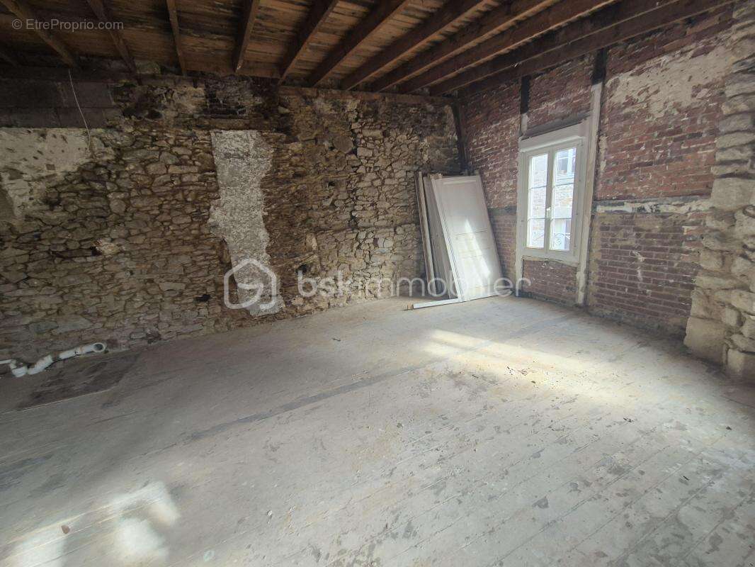 Immeuble de rapport d'exception sur la rue la plus commerçante de la ville - photo 9
