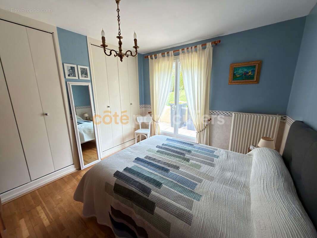 Maison à SAINT-SEBASTIEN-DE-MORSENT