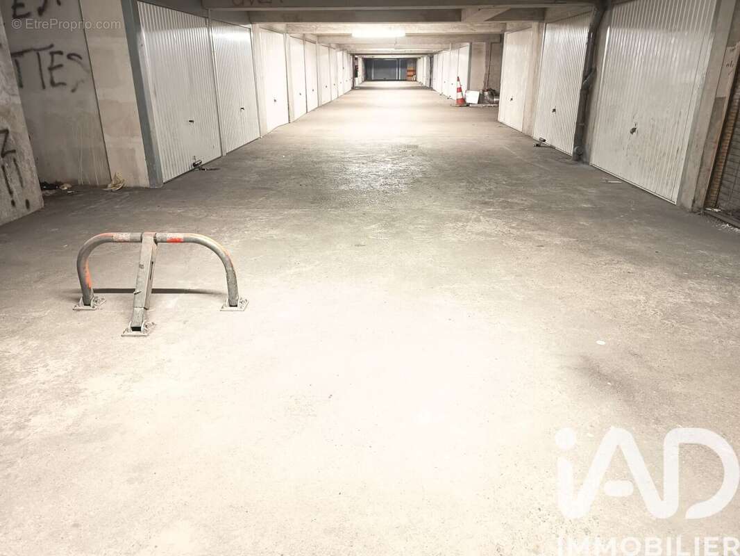 Photo 5 - Parking à MONTREUIL