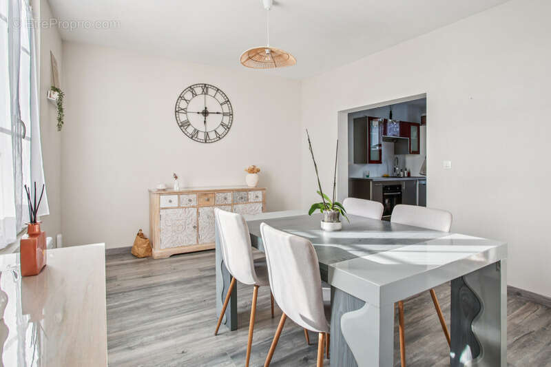 Appartement à MORIGNY-CHAMPIGNY