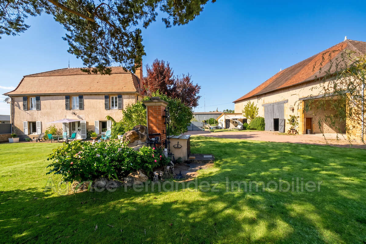 Maison 240 m² à Marcigny  - photo 3