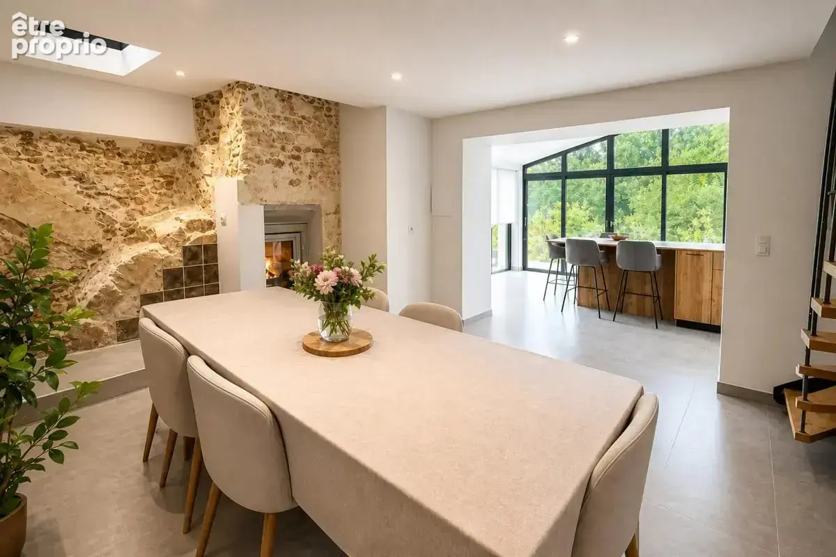 Maison de caractère en pierre - 190 m² - 4 chambres - Jardin - photo 2