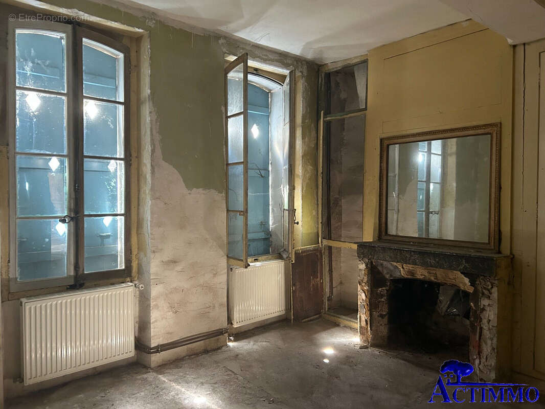 Salon - Maison à JOIGNY