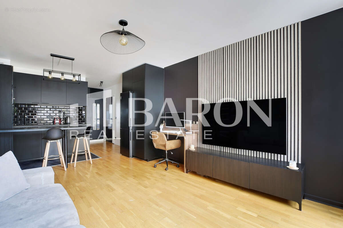 Appartement à PARIS-16E