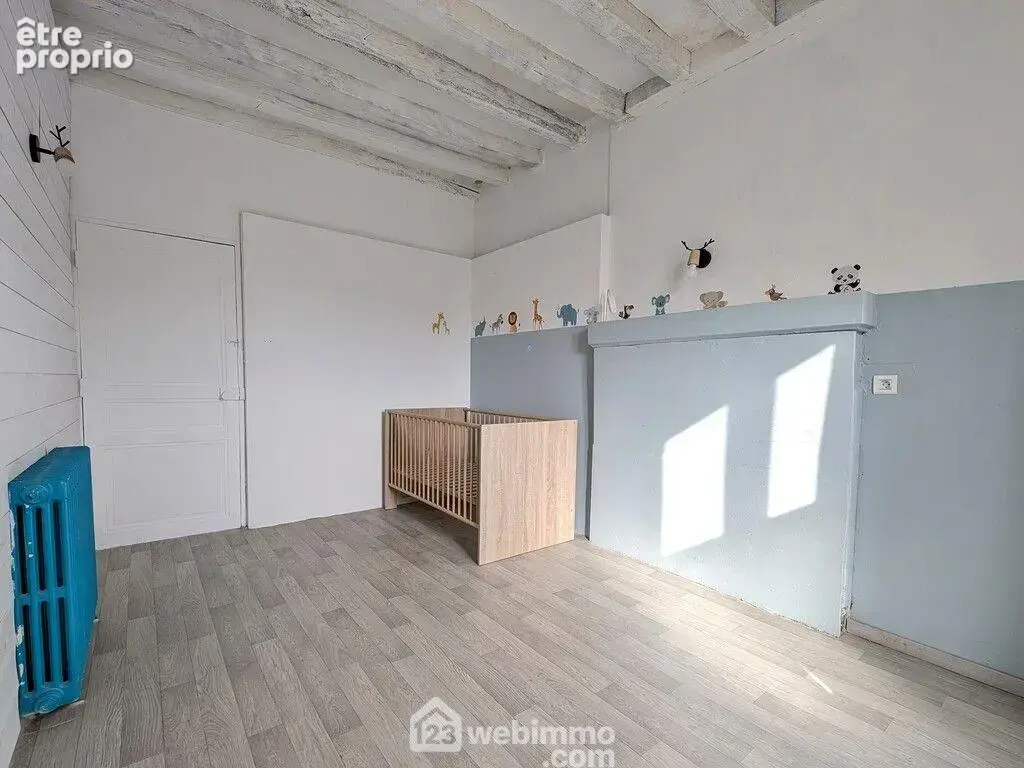 Chambre au RDC avec accès depuis le salon