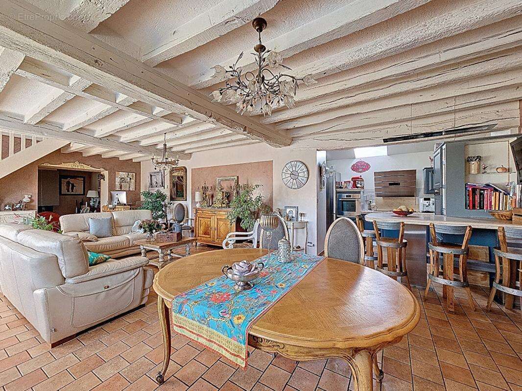 Maison à FRESNAY-SUR-SARTHE