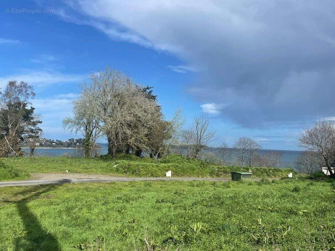 Terrain à LOUANNEC