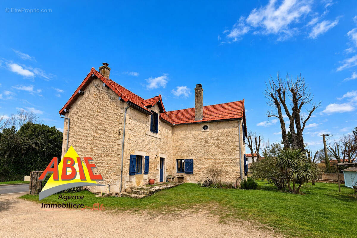 Photo 1 - Maison à BENET