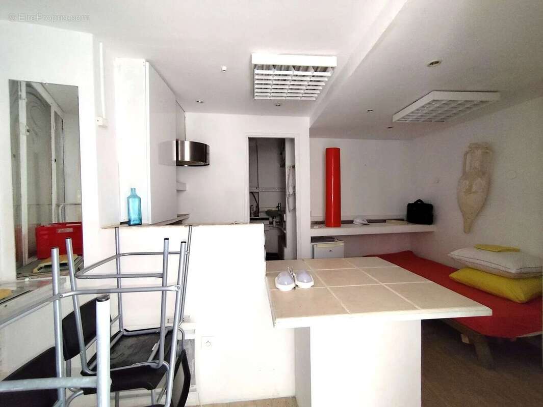 Commerce à PUGET-THENIERS