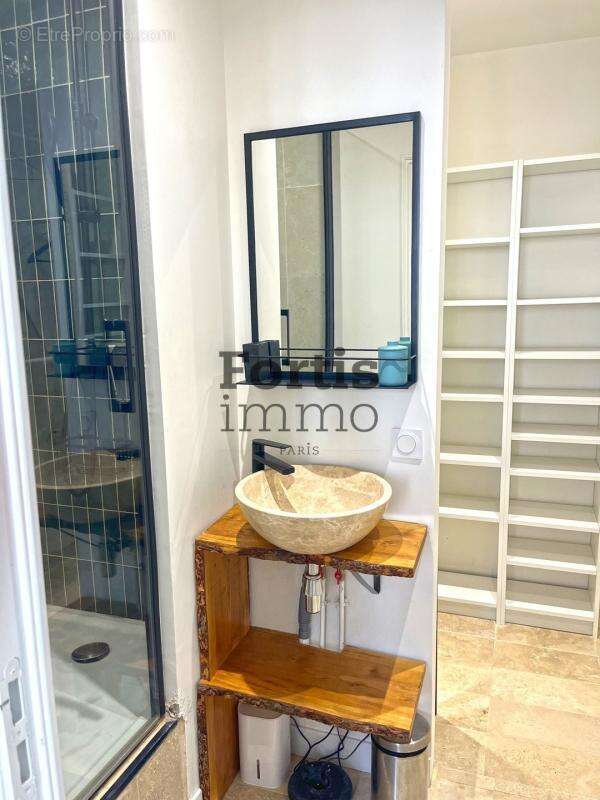 Appartement à PARIS-2E