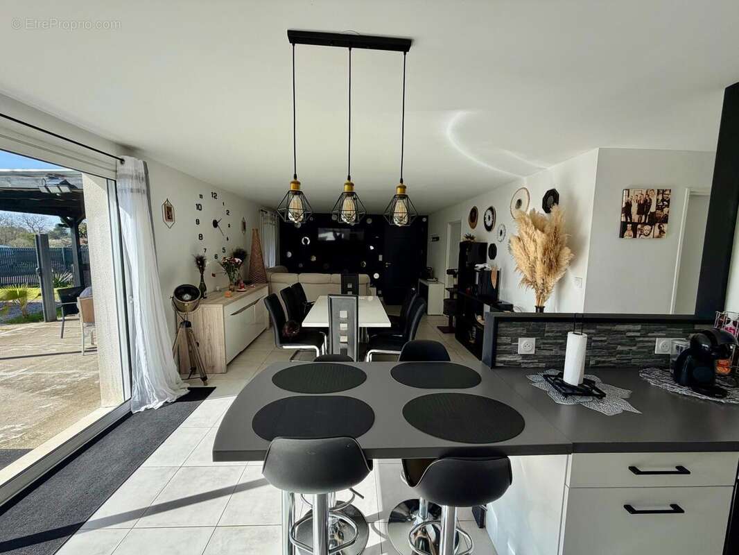 Maison 70 m² à Landevieille  - photo 2