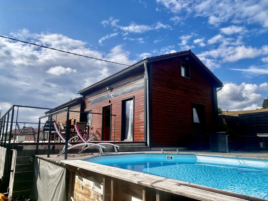 Maison à AUGEROLLES