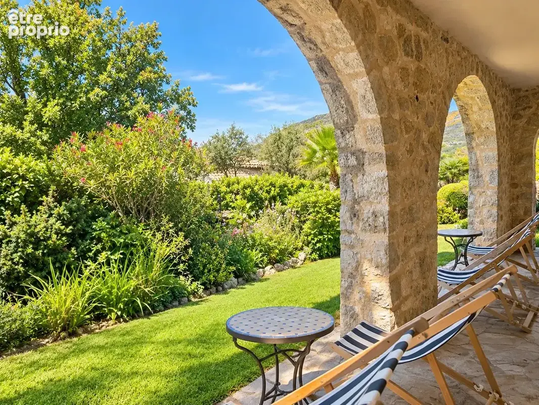 Authentique villa provençale en pierre avec piscine & jardin méditerranéen - photo 23