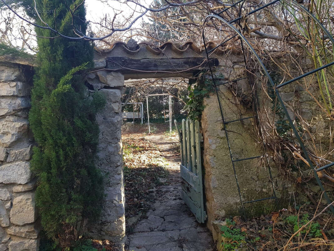 Exclusivité - Demeure d’exception du XVe siècle au cœur de la Provence - Saint Trinit (Vaucluse) - photo 21