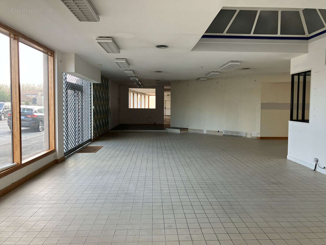 Commerce à CHASSENEUIL-DU-POITOU