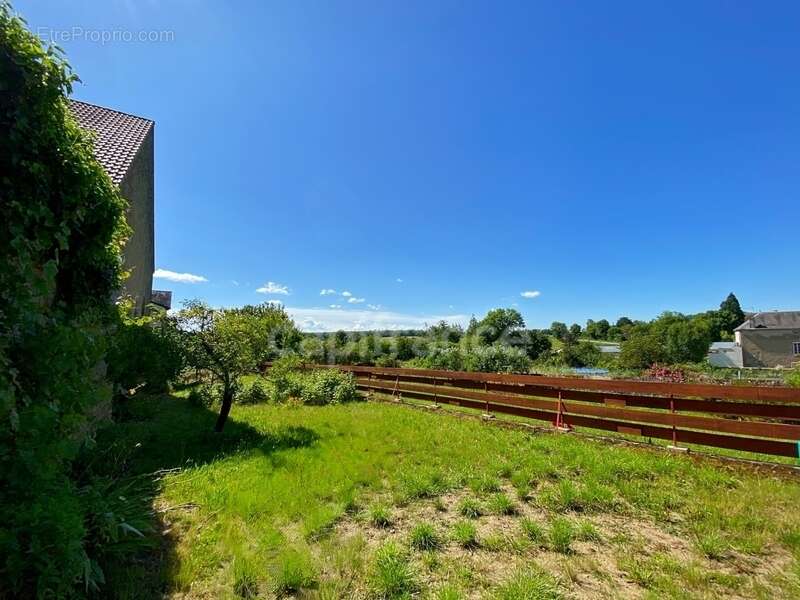 Maison à AUNAY-EN-BAZOIS
