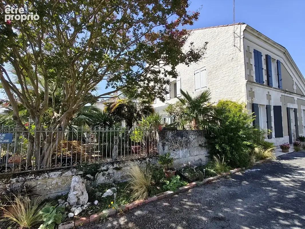 Maison 7 pièces 155 m² à vendre à Chenac-Saint-Seurin-D'uzet (17120) - photo 2