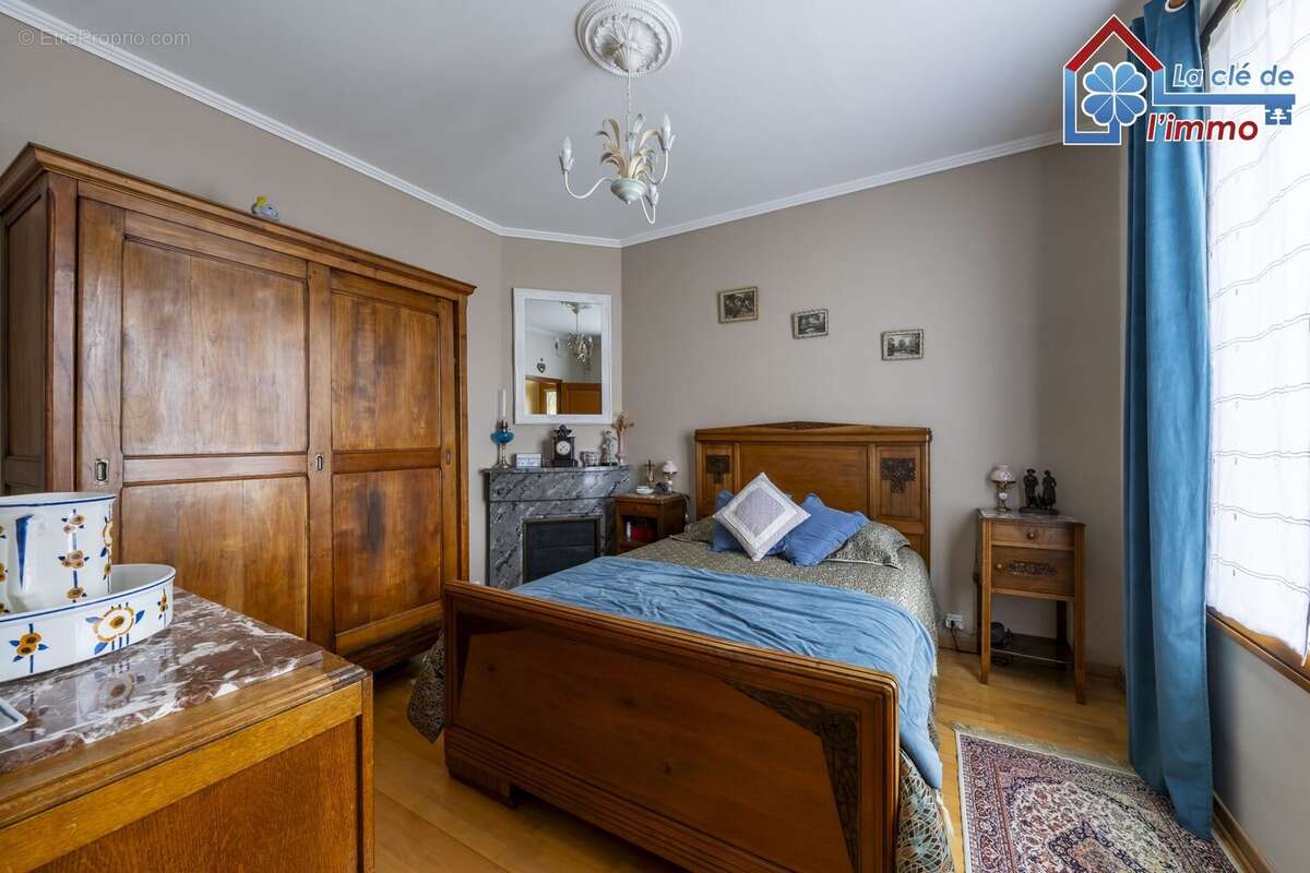 Maison à VAUX-LE-PENIL