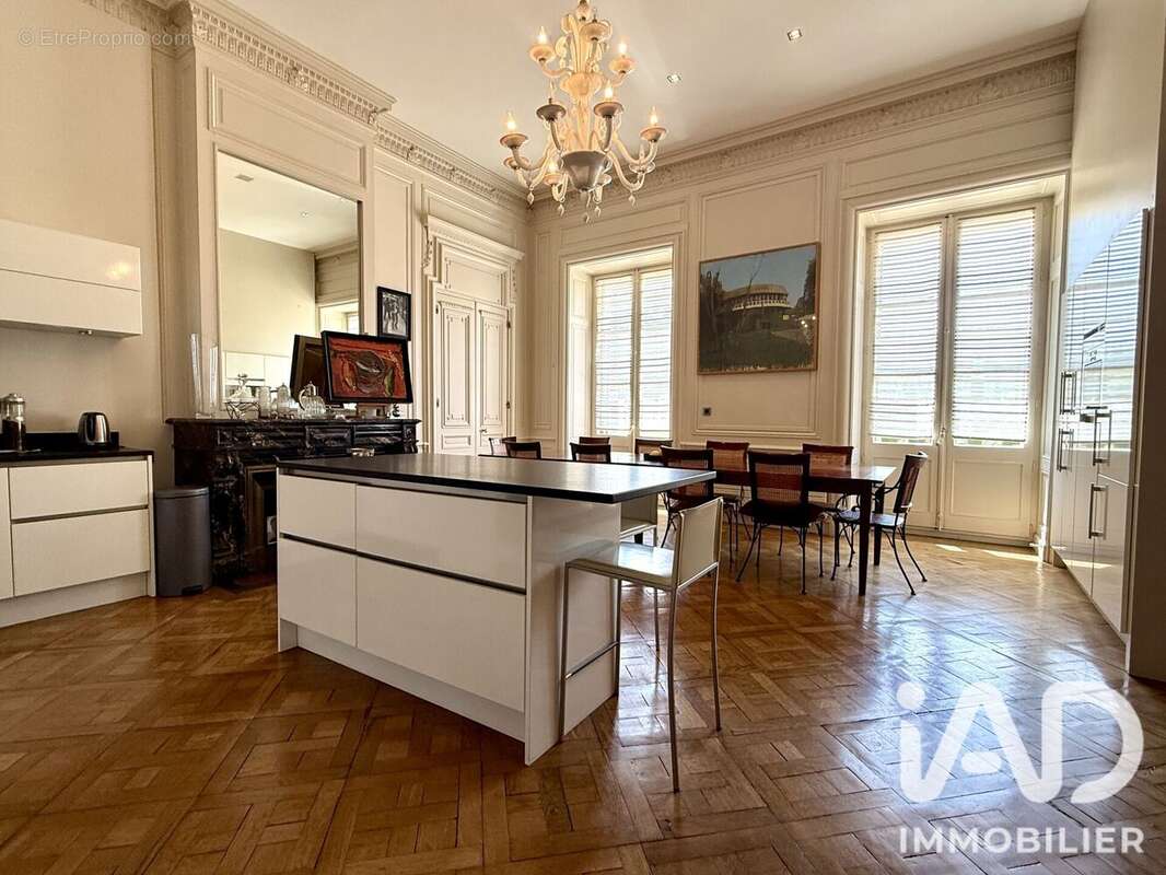 Appartement 212 m² à Eveux  - photo 5