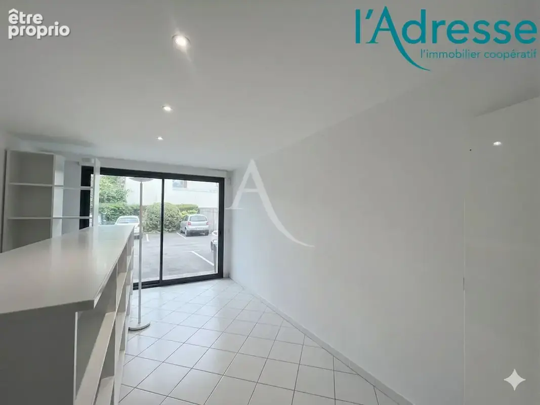 Local commercial Noisy Le Grand 151 m2 - photo 5