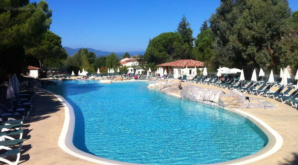 INVESTISSEMENT LOCATIF  GROSPIERRES  Résidence Tourisme Pierre & Vacances Village Le Rouret - 5,58 % de rentabilité - photo 8