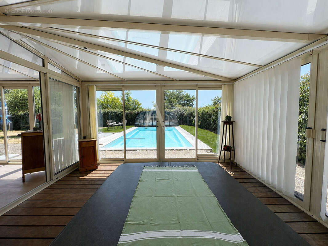 Maison clé en main avec piscine, véranda spa et dépendances - photo 3